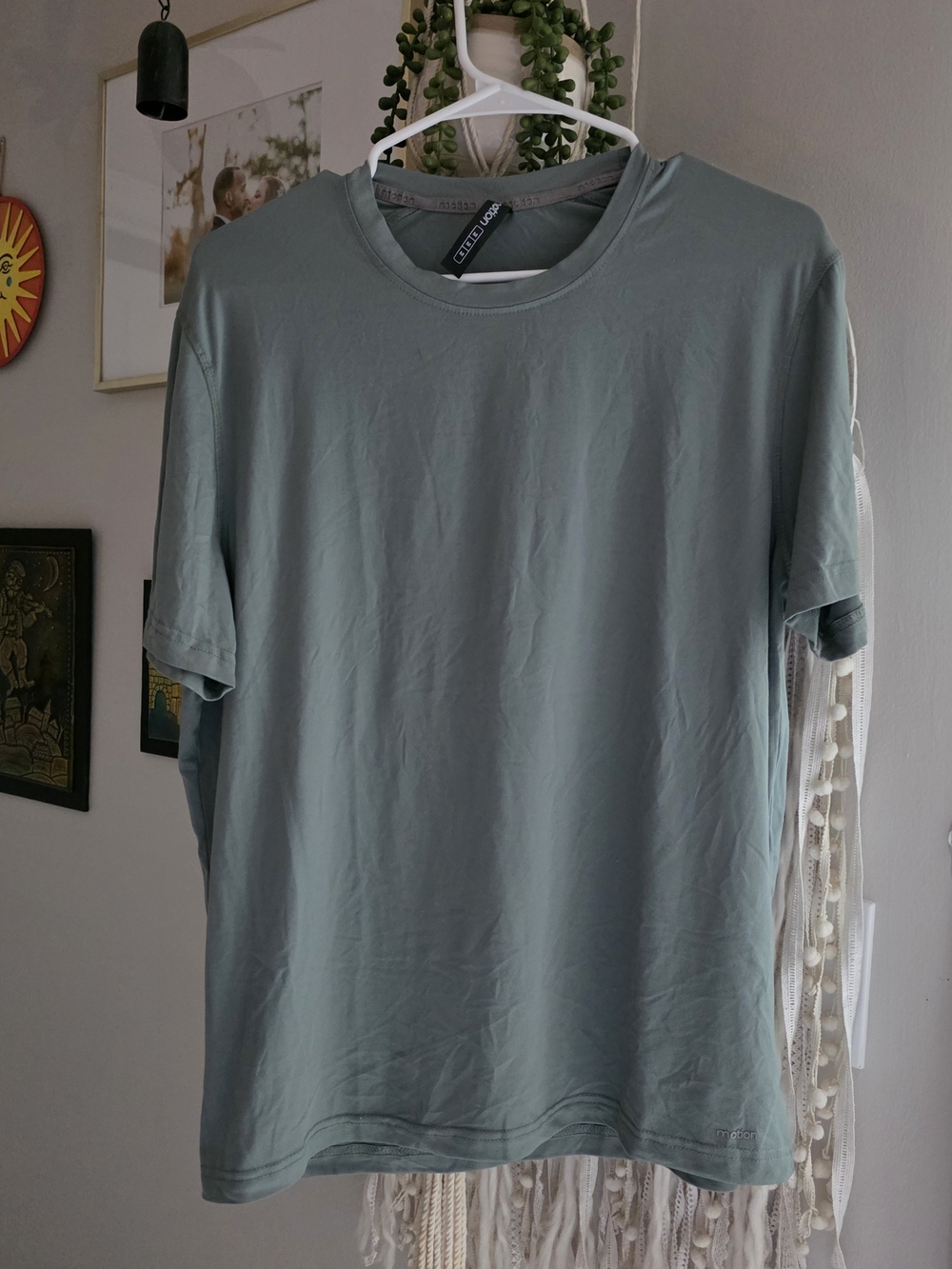 Motion Men’s Short-Sleeve Crew Tee in Sage Green - Size Medium